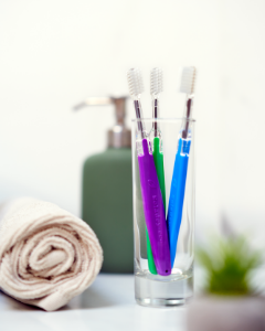 0002821 toothbrush lifestyle 360.png